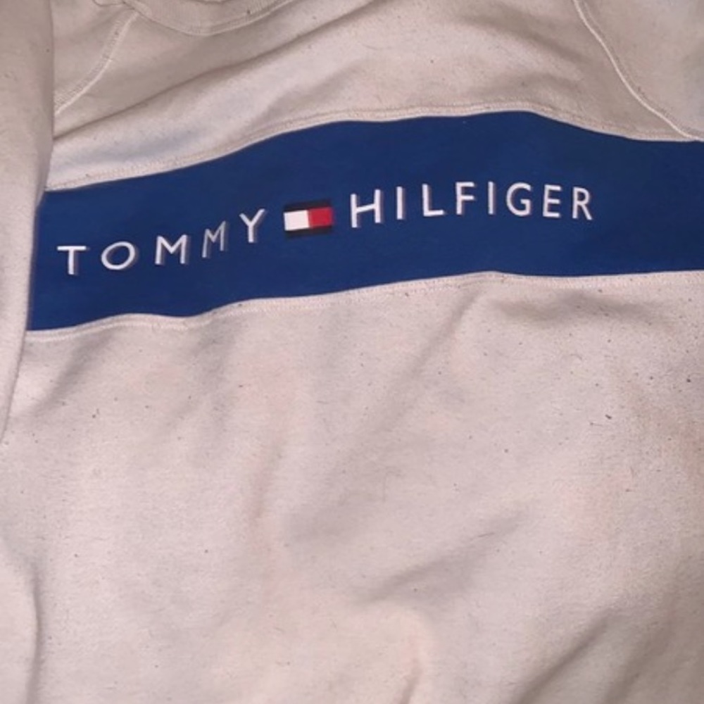 white tommy hilfiger jumper